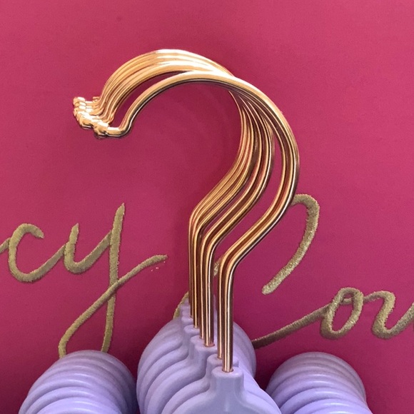 Juicy Couture Notched Shoulder Space Saving Crown Top Set of 10 Hangers - Picture 4 of 5